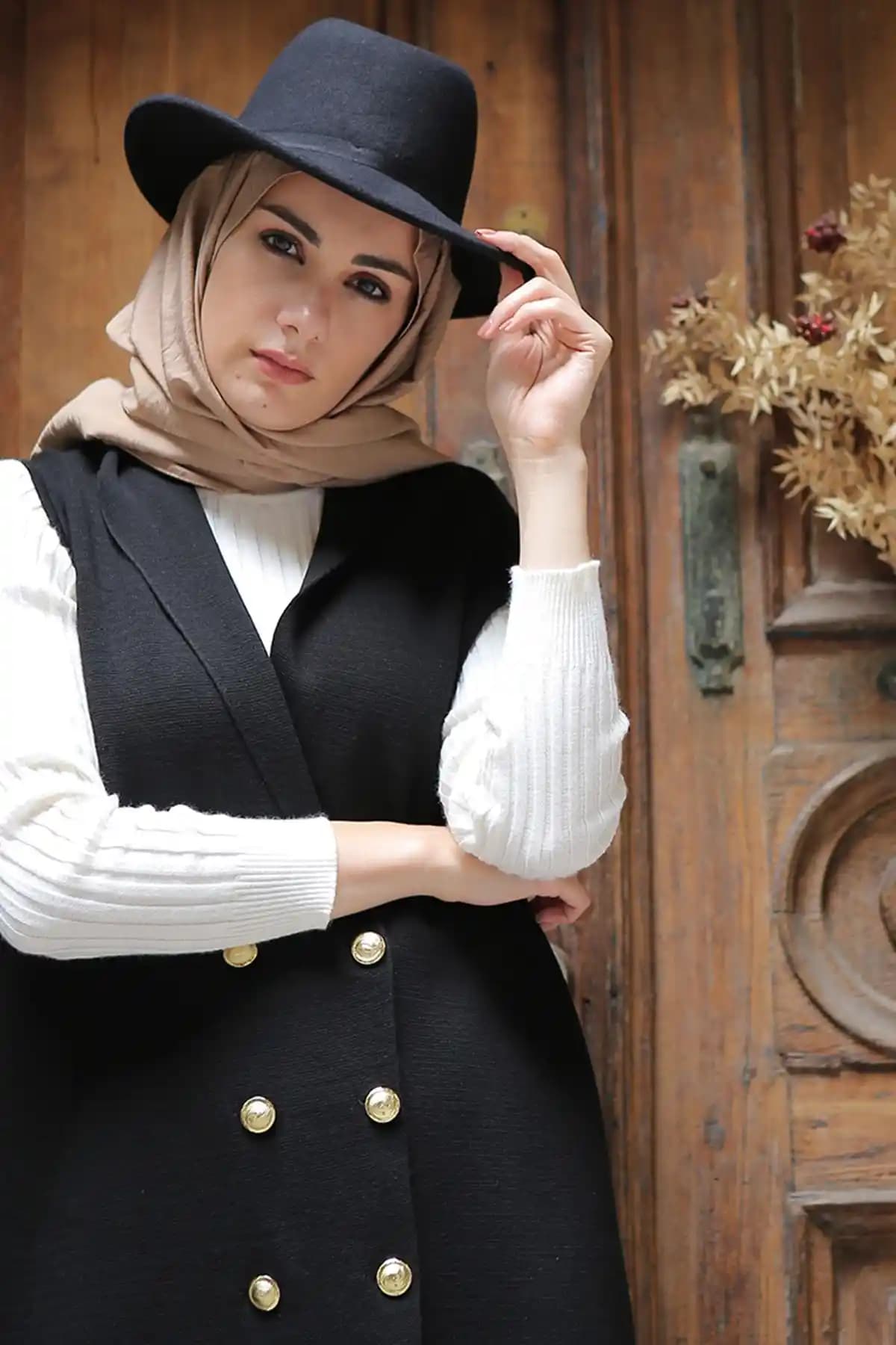 Kadın Çelik Örme Triko Kruvaze Yelek: Modern ve Şık Tasarım ile Günlük ve Özel Kullanım