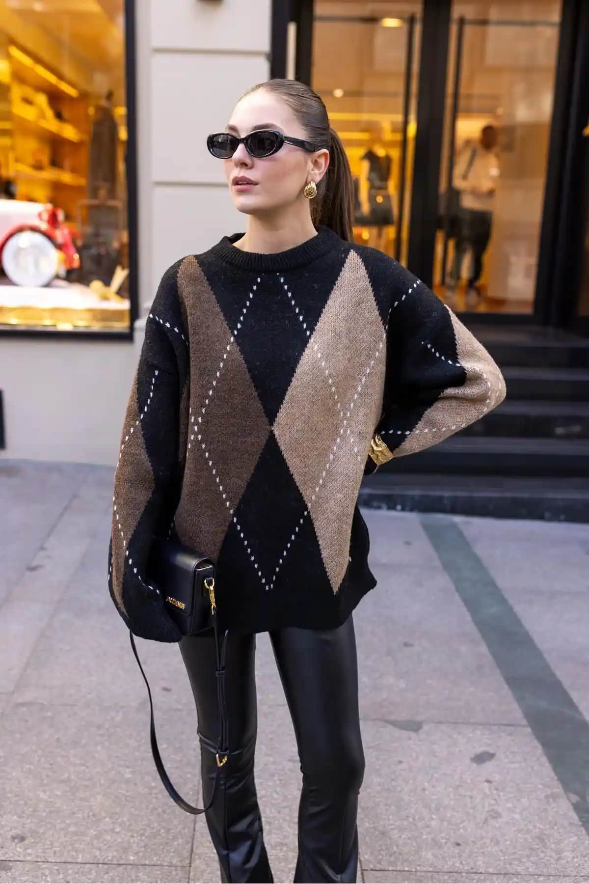 Kışlık Kazak Karşılaştırması: Oversize ve Regular Fit Modelleri Hakkında Bilgi