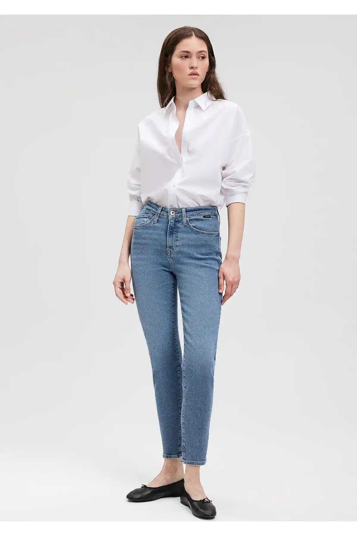 Mavi Cindy Gold Shape Gölgeli Indigo Mavi Jean Pantolon: Modern ve Konforlu Tasarım