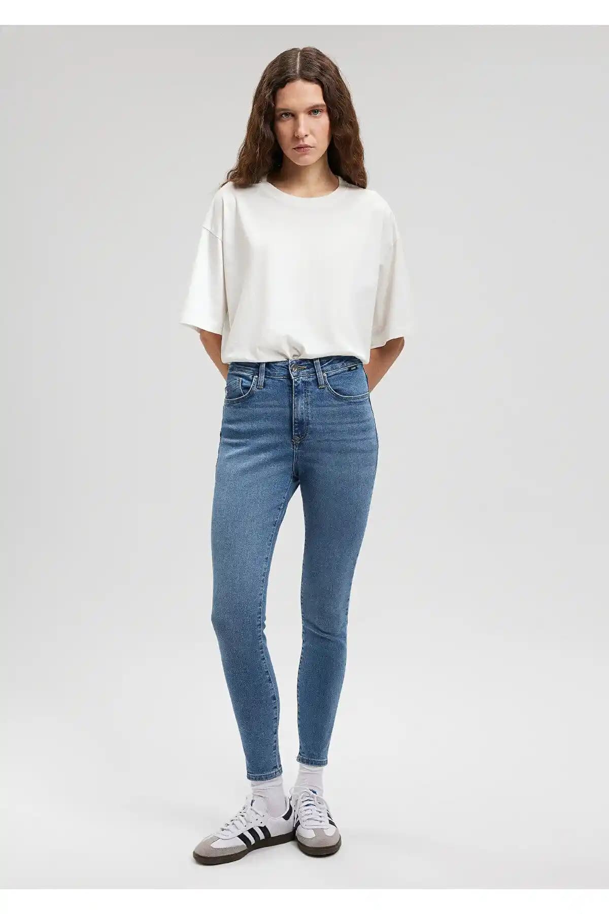 Mavi Jean Pantolon Karşılaştırması: A.c.a.i.p Move Vintage ve Serenay Gold Shape Modelleri