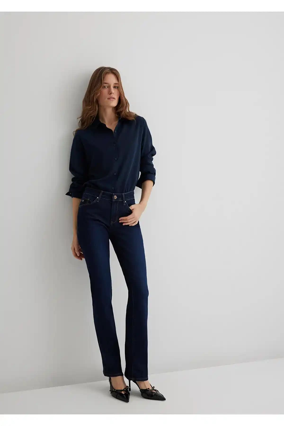 Mavi Mona Gold Klasik Indigo Si Jean Pantolon: Şık ve Konforlu Günlük Kullanım İçin