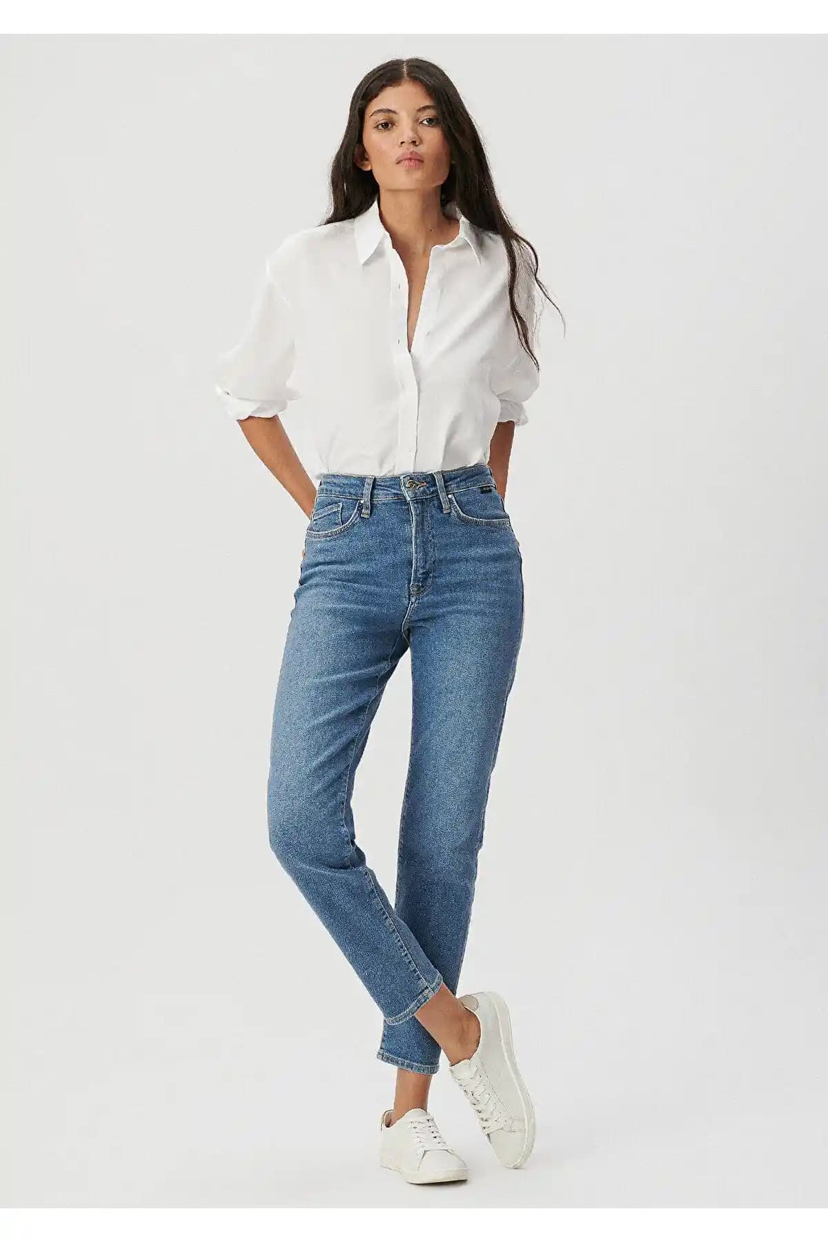 Mavi Star Zımparalı Gold Shape Jean Pantolon: Modern ve Konforlu Kadın Giyim Parçası