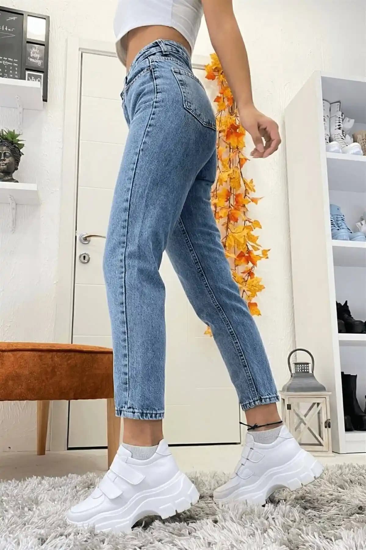 Mom Jean Yüksek Bel Denim Pantolon Modern Tasarım ve Uzun Ömürlü Kullanım İçin