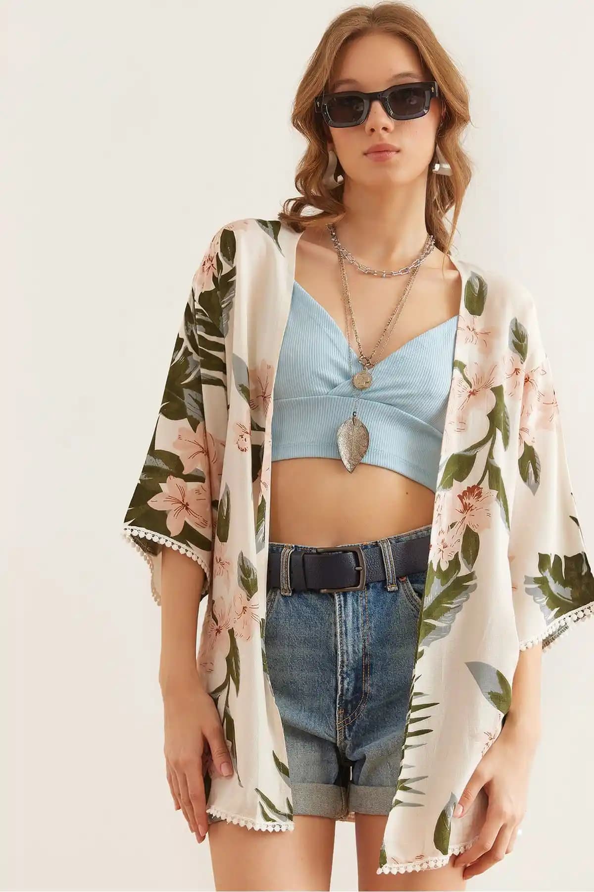 Olalook Kadın Kimono Modellerinin Karşılaştırması: Ekru ve Siyah Tasarımların Özellikleri