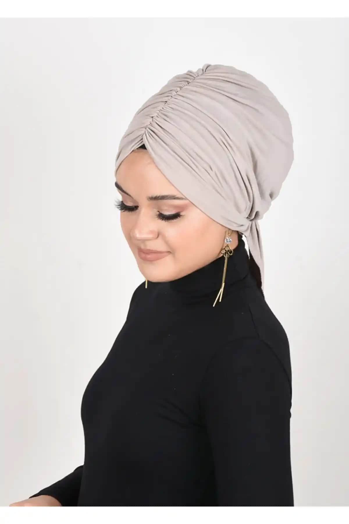 OykumBone Taş Büzgülü Hazır Bone: Günlük Şıklık ve Konfor Sunan Modern Aksesuar