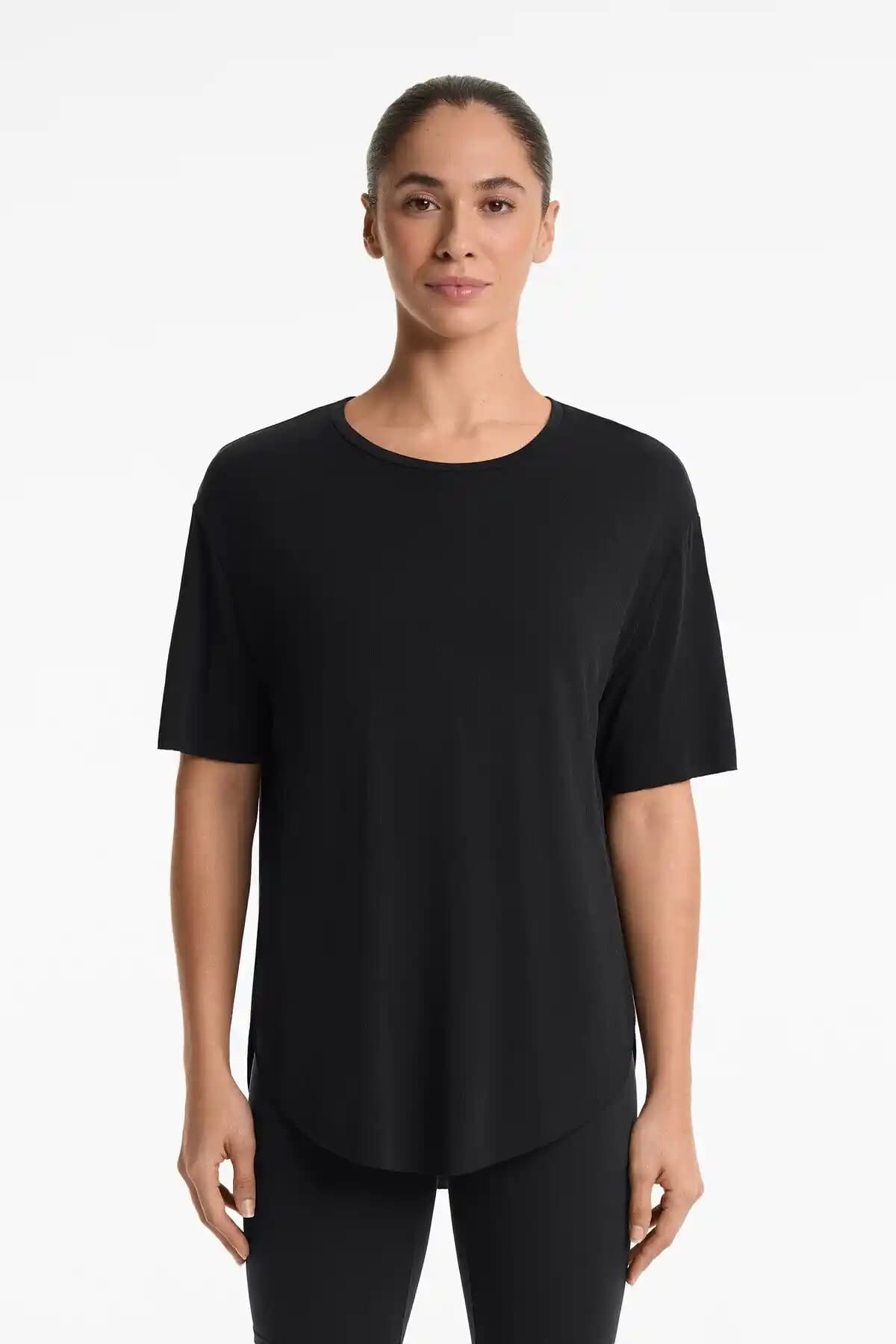 Oysho Kısa Kollu Modal Karışımlı Tişört: Rahat ve Şık Günlük Spor Giyim Seçeneği