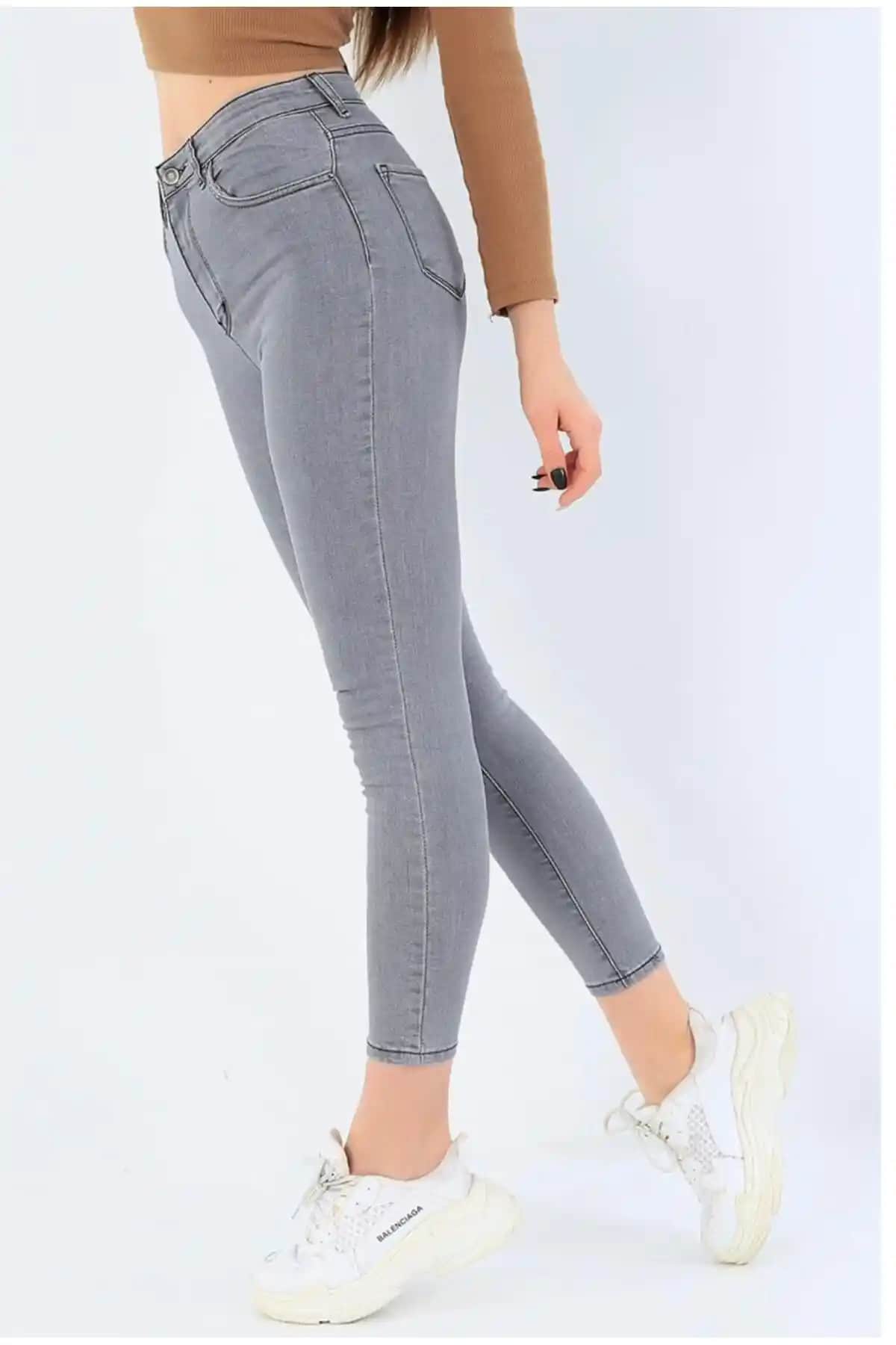 QİSSO Gri Yüksek Bel Dar Paça Pantolon Günlük Şıklık ve Konfor Sunar