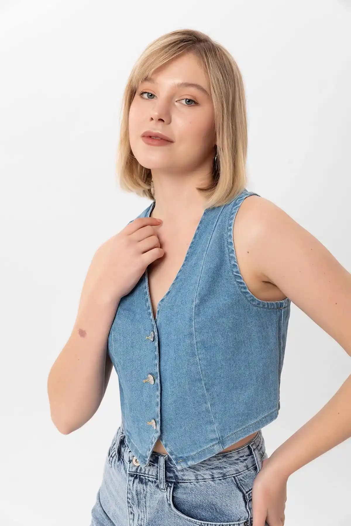 Şimal Kadın Kot Yelek: Günlük Şıklık ve Konfor Sunan Modern Tasarım