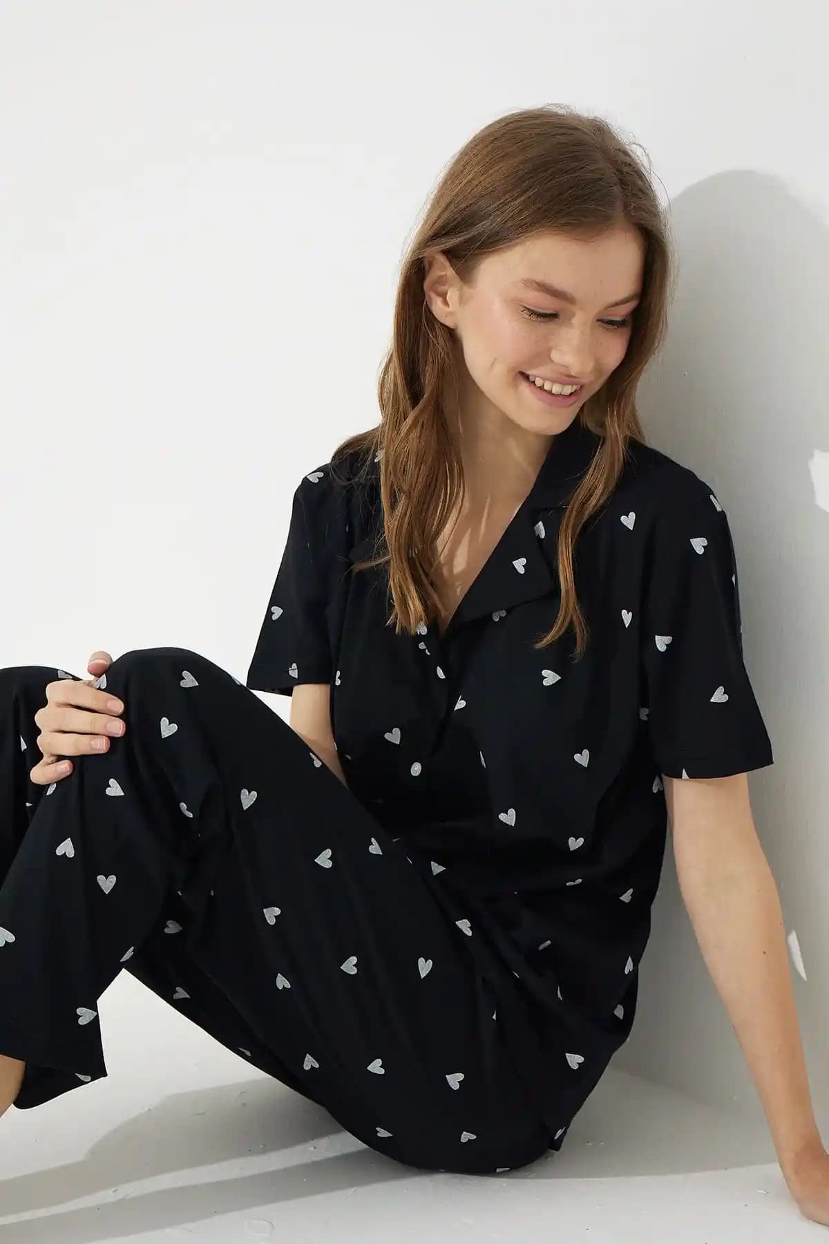 Siyah İnci ve Sude HOMEWEAR Pijama Takımlarının Detaylı Karşılaştırması