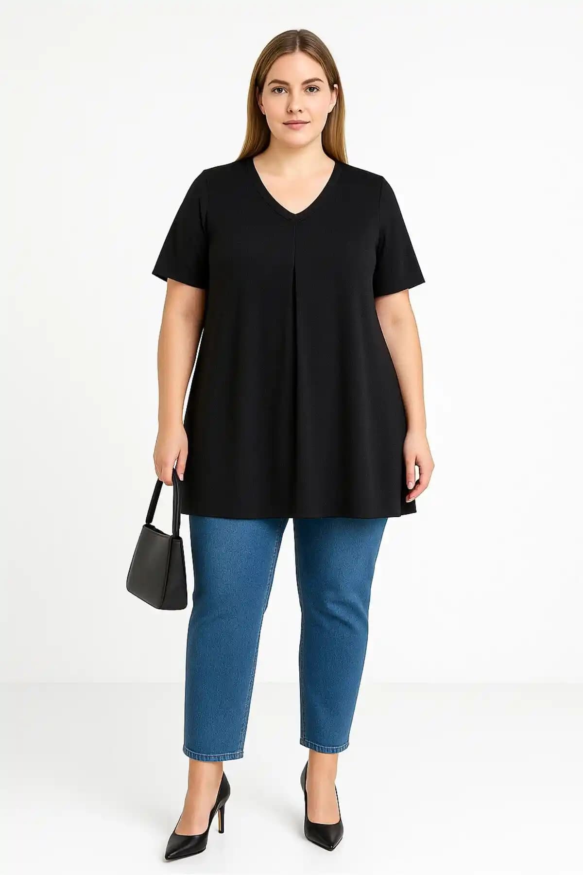 Stil Diva Büyük Beden V Yaka Bluz ve Tigersize Kazak Karşılaştırması