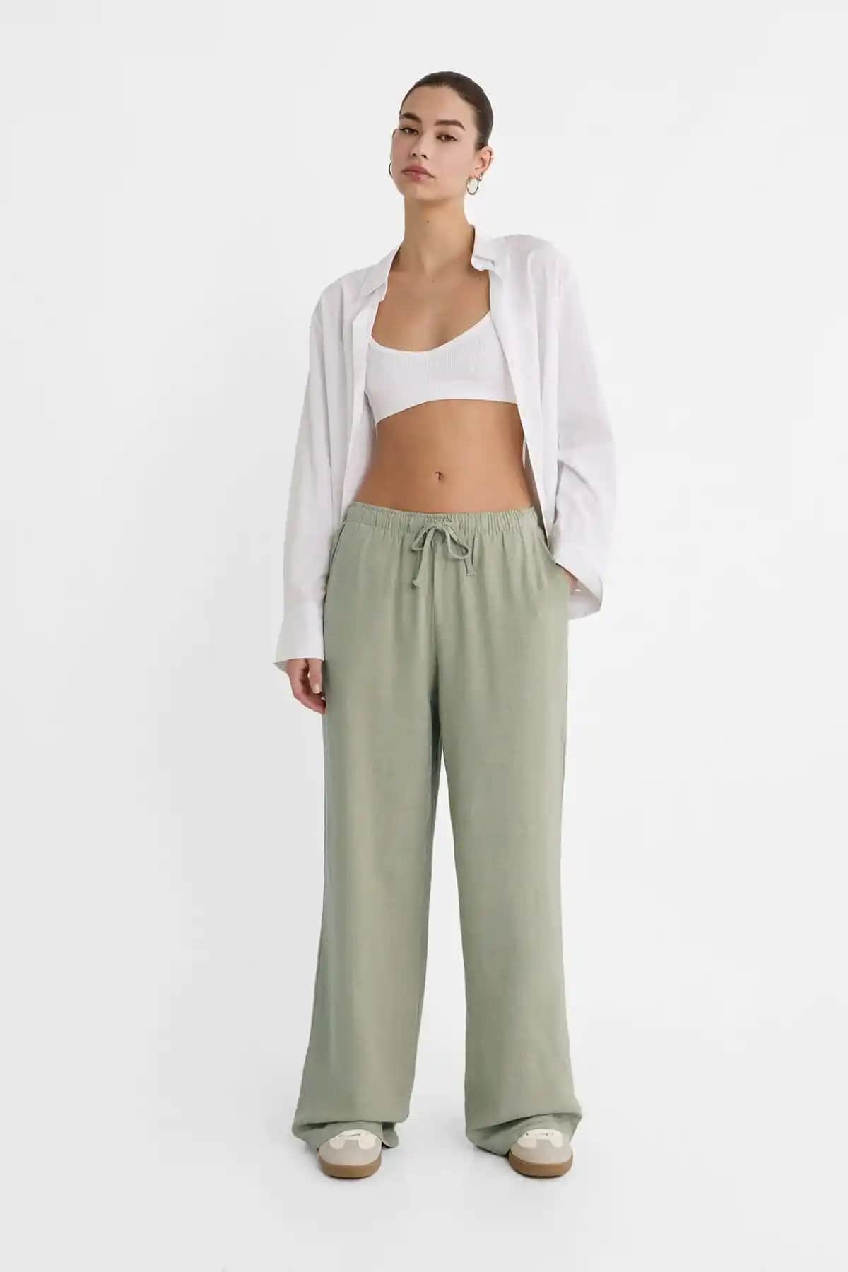 Stradivarius Keten Karışımlı Bol Kesim Pantolon Yüksek Bel ve Rahat Tasarım