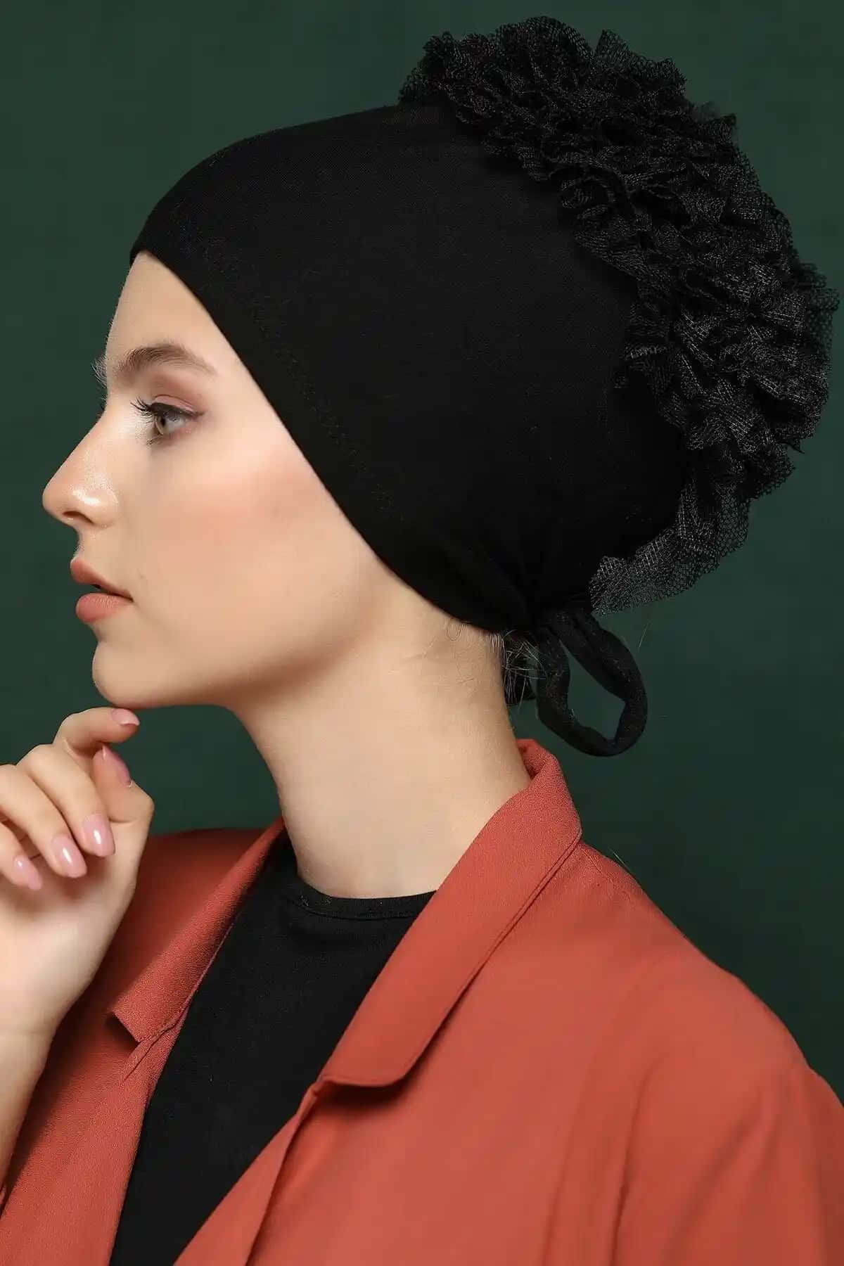 Tesettür Fırfırlı Bone Modelleri: Siyah ve Bej Seçenekleri Hakkında Kapsamlı Rehber