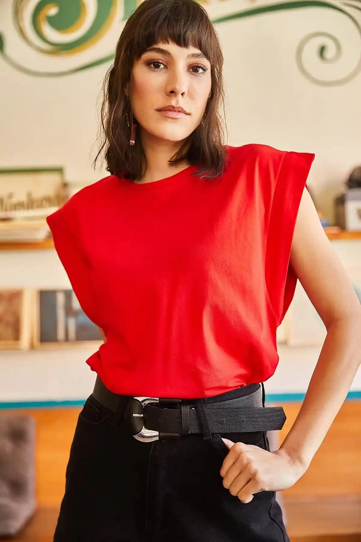 Tight Lady Marka Kadın Tişörtleri Karşılaştırması Kırmızı ve Yeşil Seçeneklerin Özellikleri