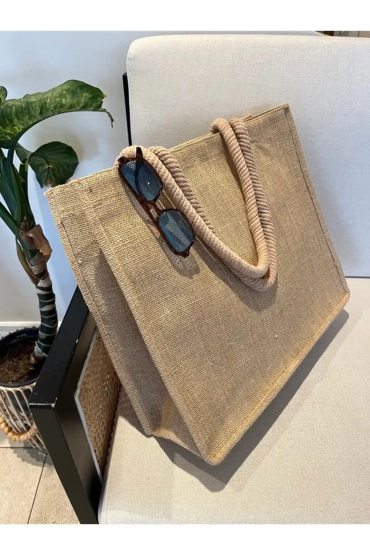 VODABAG Hasır Yuşak Saplı Plaj Çantası: Şıklık ve Fonksiyonellik Bir Arada