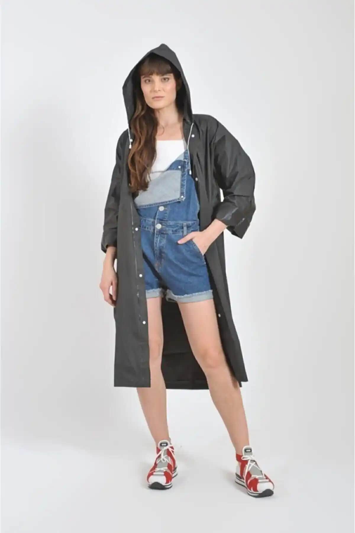 Yağmurluk Seçiminde Dikkat Edilmesi Gereken Özellikler ve Karşılaştırma