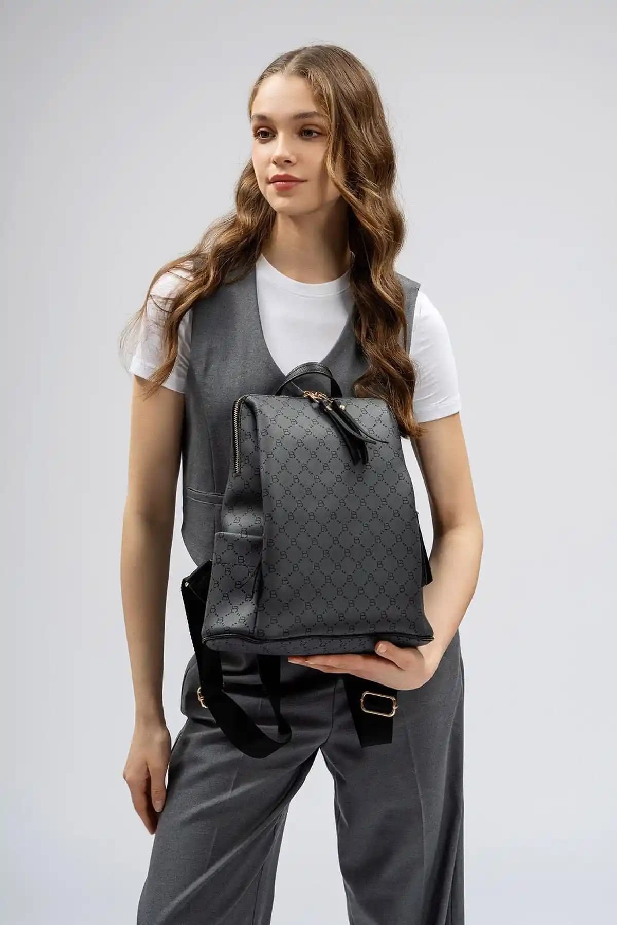 Lucky Bees Şık Kadın Sırt Çantası: Günlük Kullanıma Uygun Fonksiyonel Tasarım