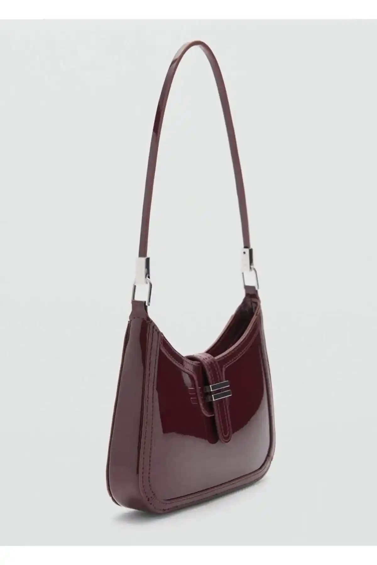 MANGORugan Görünümlü Omuz Çantası: Şıklık ve Fonksiyonu Bir Arada Sunuyor