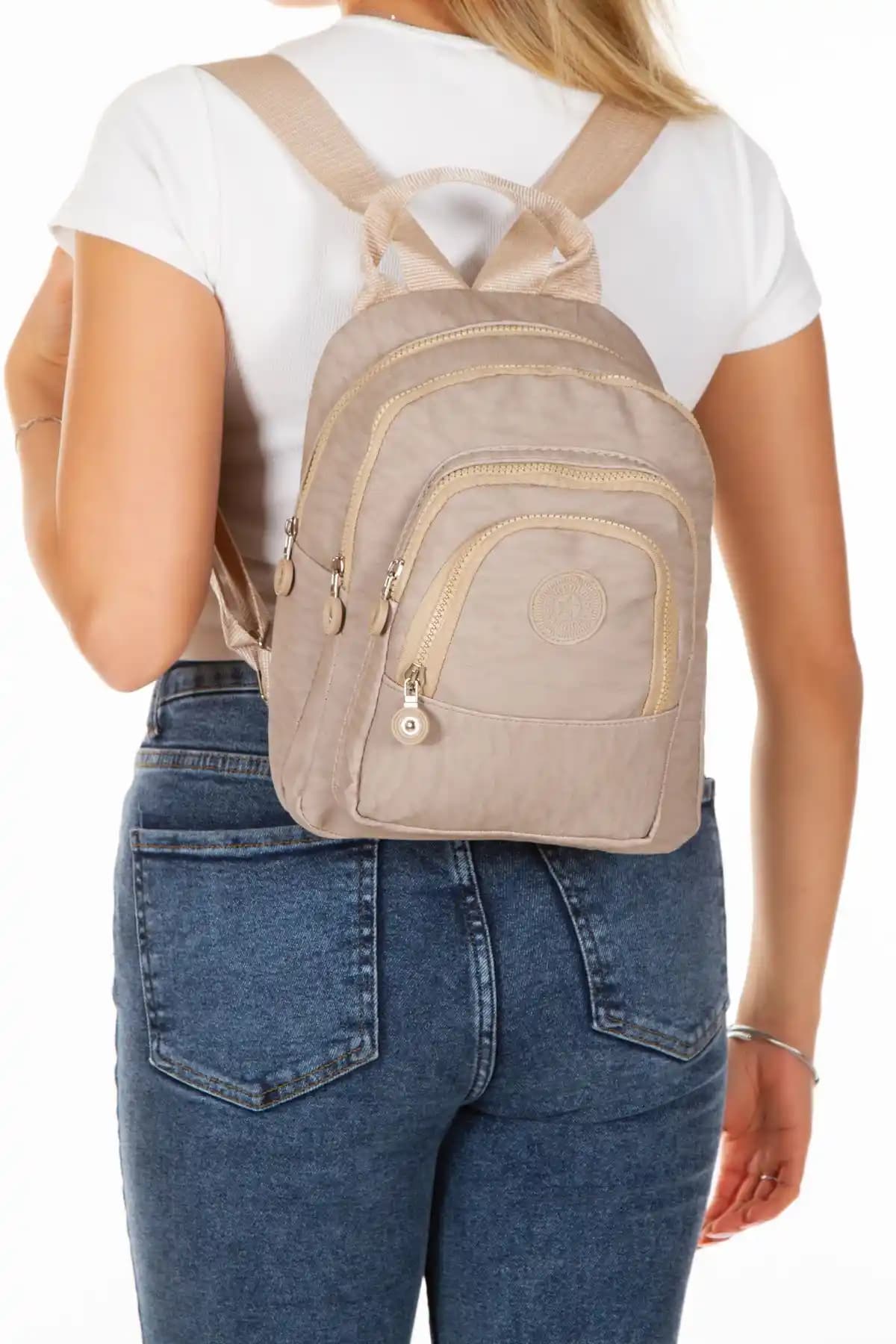 Av A Dos Kadın Sırt Çanta: Şık ve Fonksiyonel Tasarımın İncelemesi