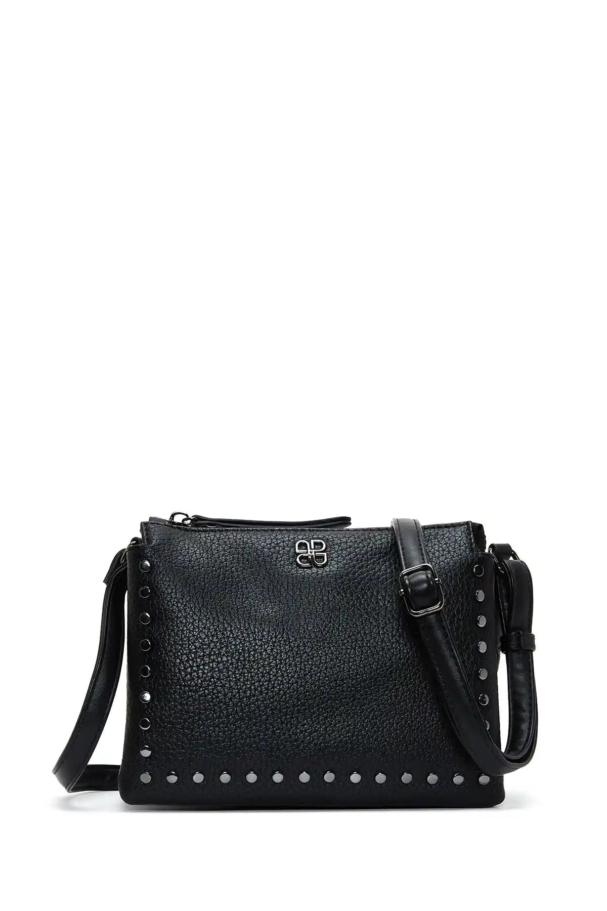 Derimod Kadın Siyah Uzun Askılı Metal Detaylı Çantanın İşlevselliği ve Şıklığı