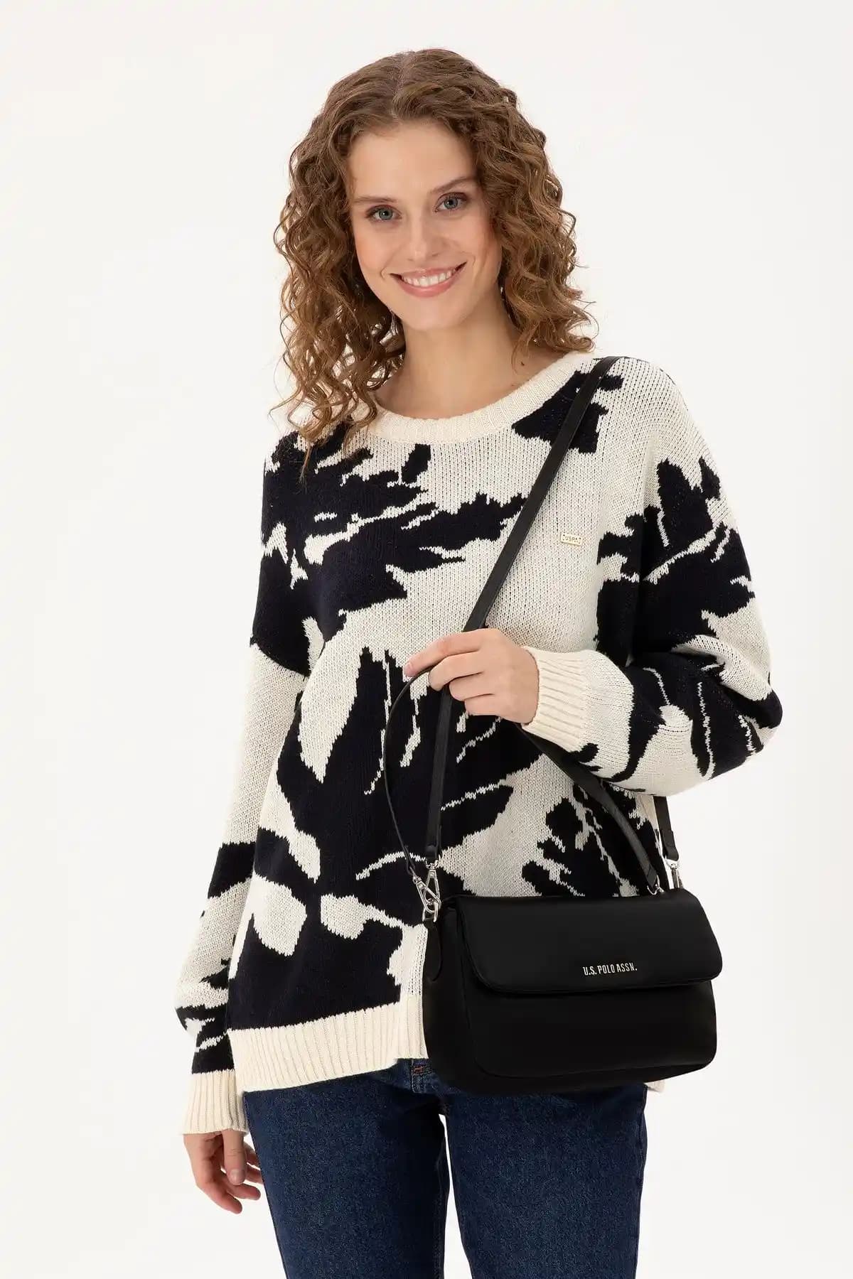 U.S. Polo Assn. Kadın Siyah Puf Kol Çantası: Şıklık ve Kullanışlılık