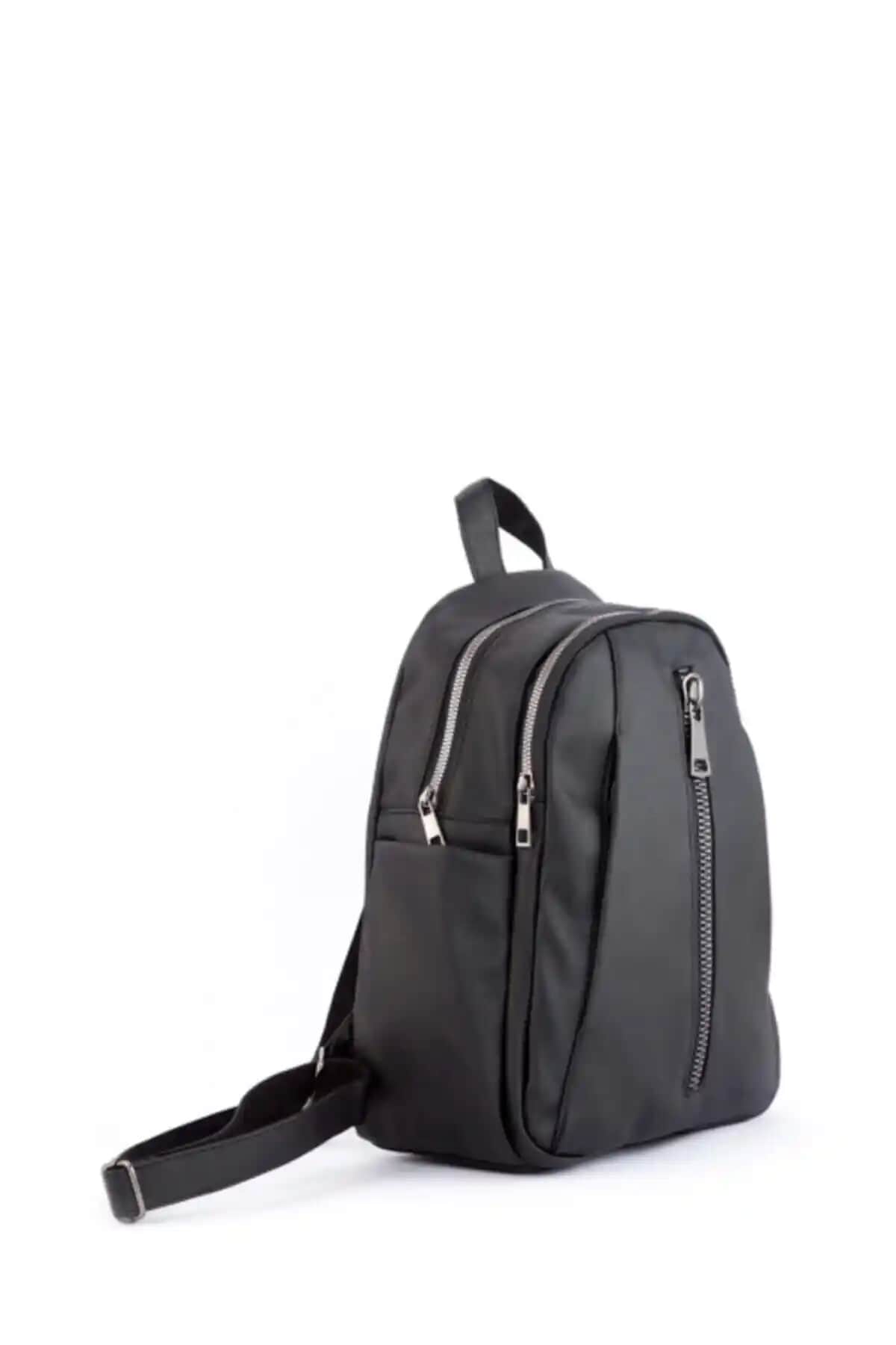 BAGzy Siyah Kadın Yıkama Deri Klasik Sırt Çantası: Şıklık ve Kullanışlılık