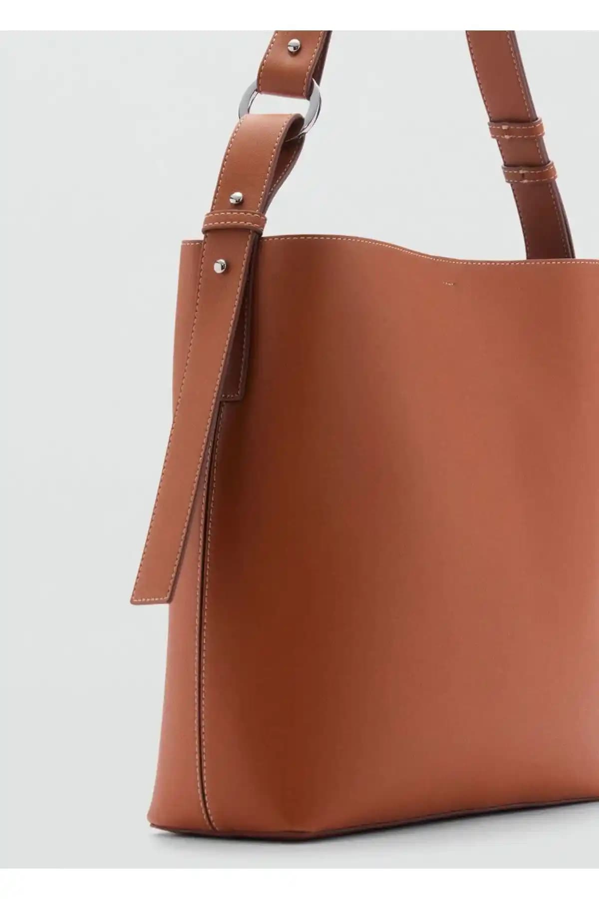 Mango Kısa Saplı Shopper Çanta ile Şıklığın ve Fonksiyonelliğin Buluşması