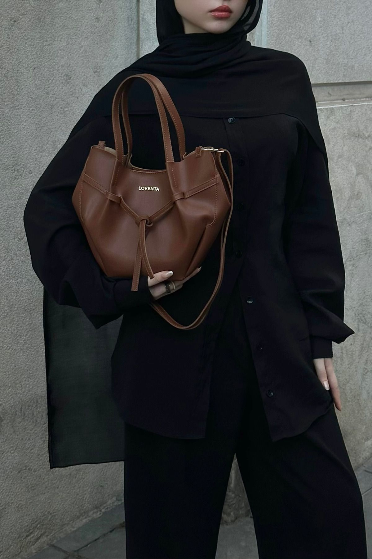Loventa Mini Tote Çanta: Fonksiyonel ve Şık Tasarımın En Güzel Örneği