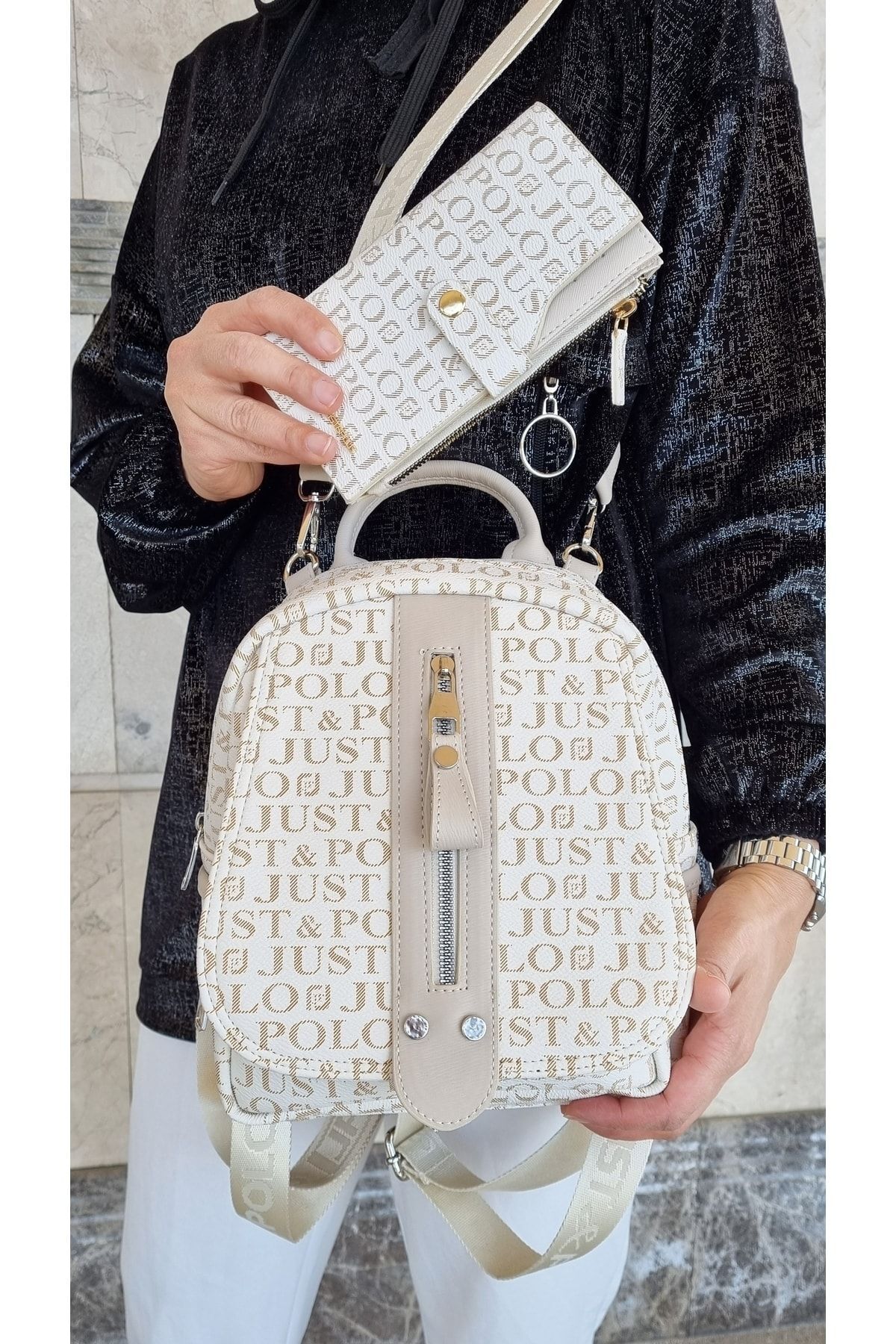 Just Polo Kadın Krem Monogram Baskılı Çantası: Şık ve Pratik Kullanım İle İhtiyaçlarınıza Çözüm