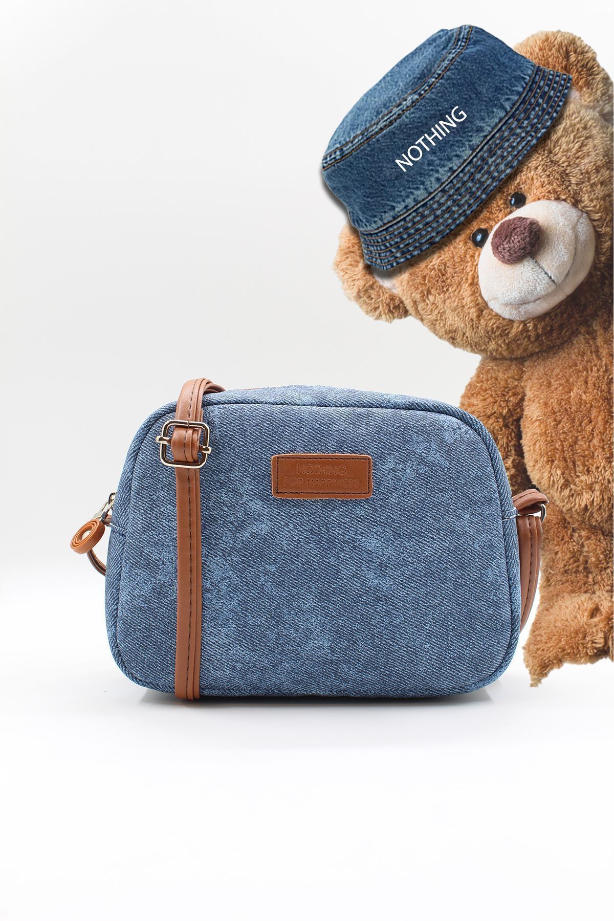 Nothing Kadın Mini Urban Denim Çanta: Şıklık ve Rahatlığı Bir Arada Sunan Tasarım